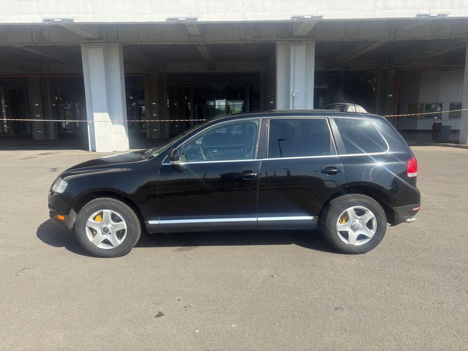 Vând Volkswagen Touareg 3.2 VR6 cu Gpl sau schimb cu Bmw Seria 1 E87