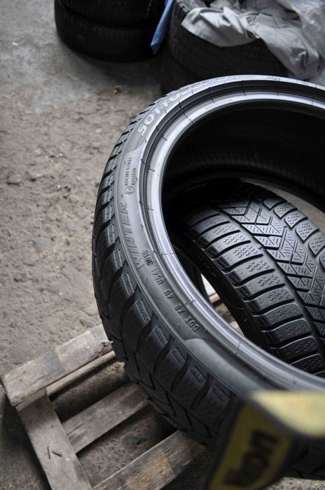 # SET 2 Anvelope Iarna 225/40 R18 PIRELLI Sottozero 3 92H