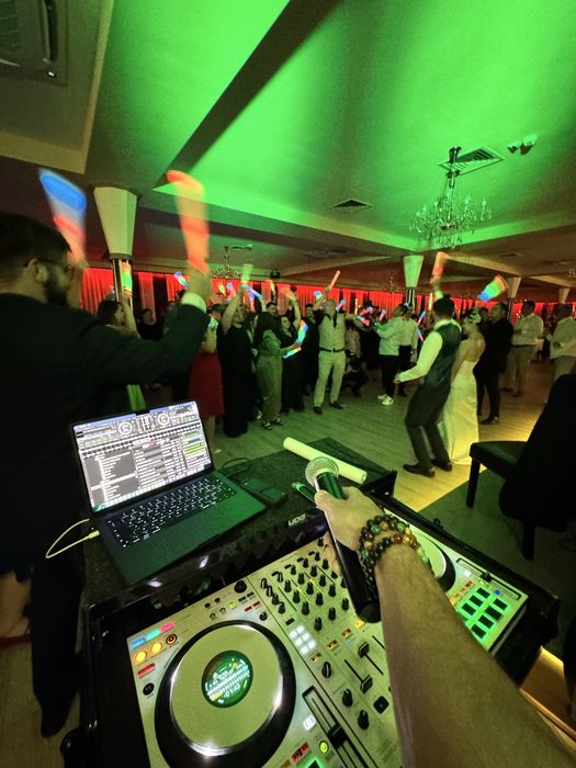 Ofer servicii DJ & MC profesionale
