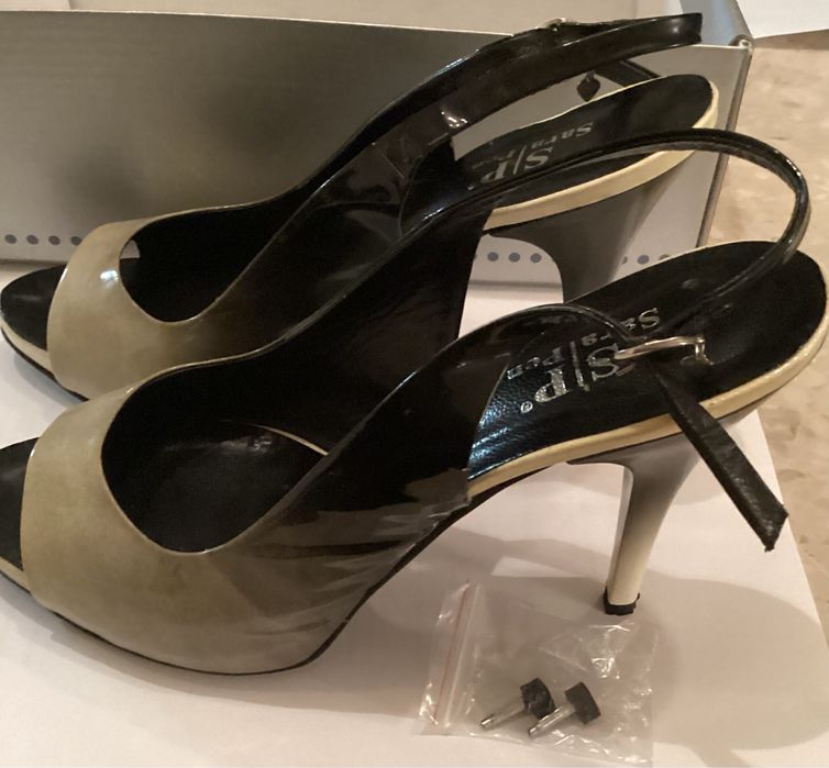 Дамски сандали Sara Pen с ток