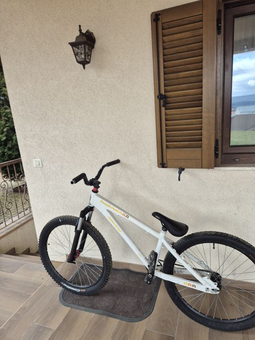Vand bicicleta dirt jumper thunderball mongose