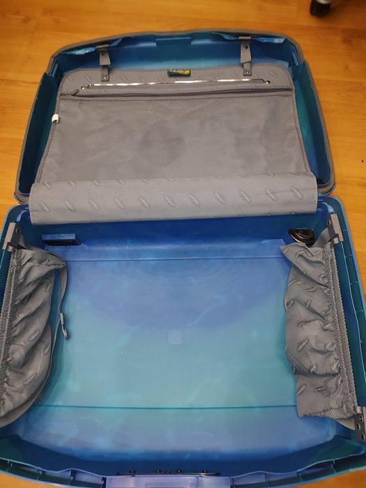 Куфар Eminent, твърд, код заключване 60/45/20