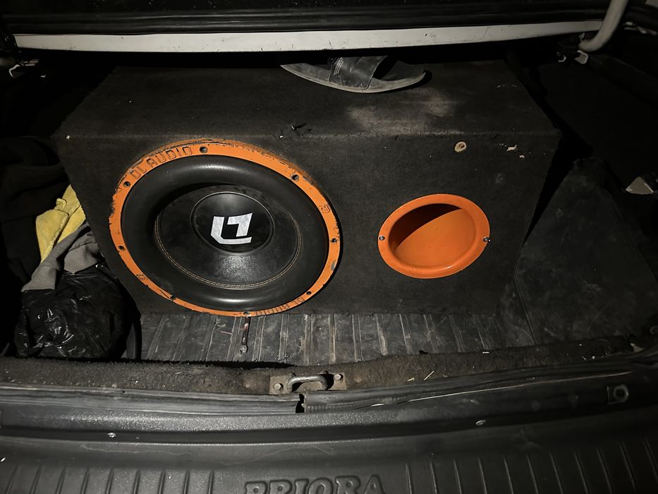 Сабвуфер в отличном состояние