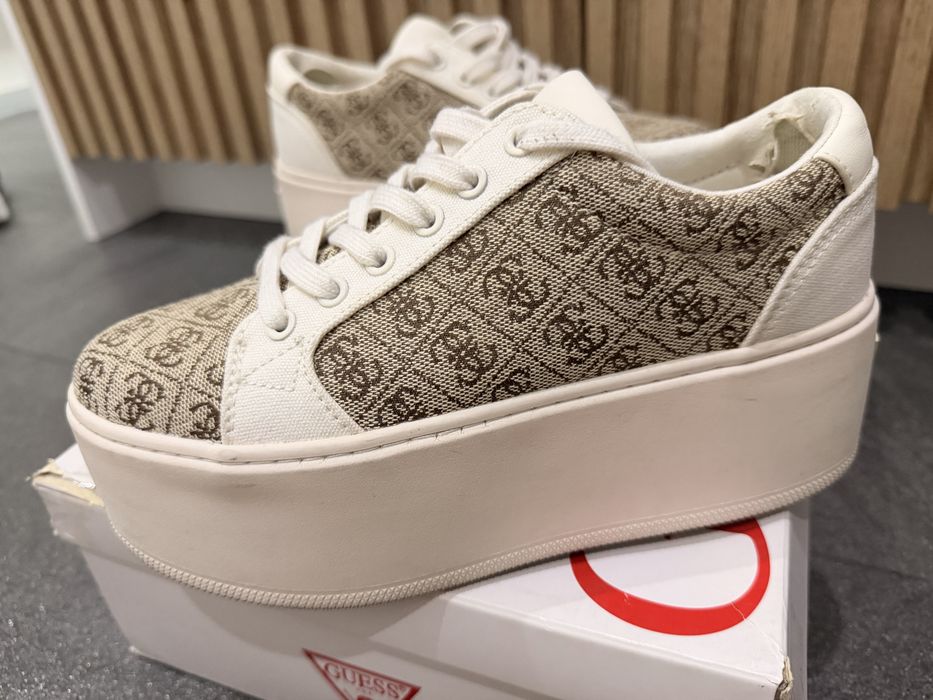 Дамски сникърси Guess