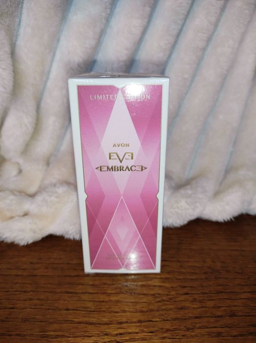 Парфюм Eve Embrace