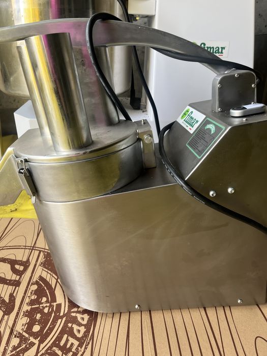 Фурна за пици, тестобъркачка, зеленчукорезачка