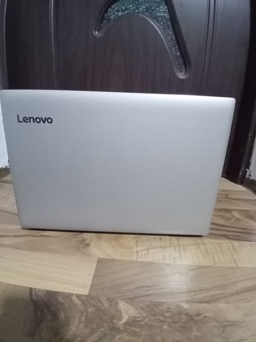 Vând leptop lenovo