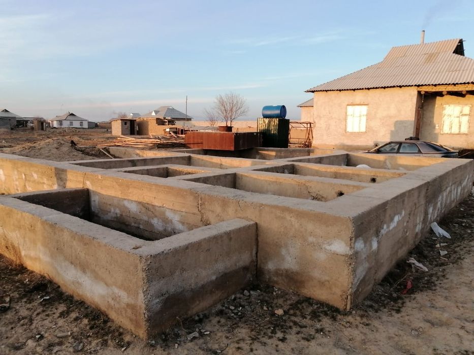 Земельный участок с фундаментом