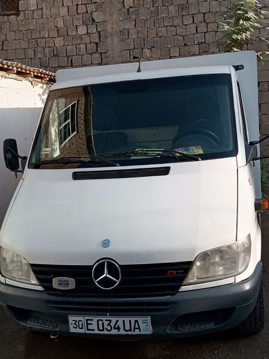 Mersedes benz refrigerator