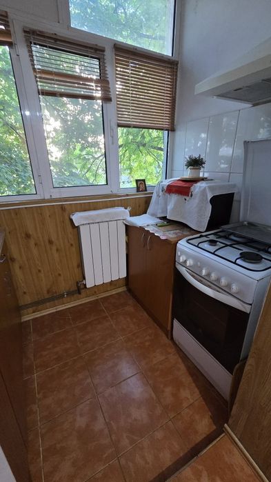Vând apartament decomandat 2 camere
