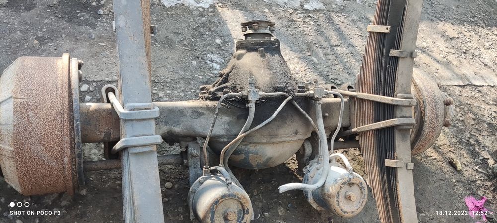 Продаётся запчасти на зил.