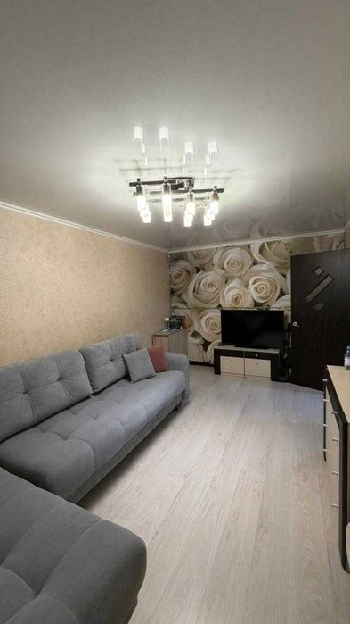 Продам 2 комн квартиру в районе 8 школы