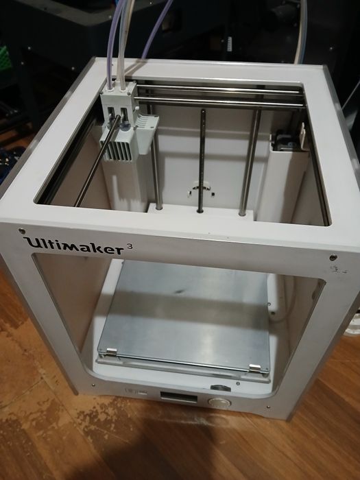 Imprimanta Ultimaker 3 impecabil