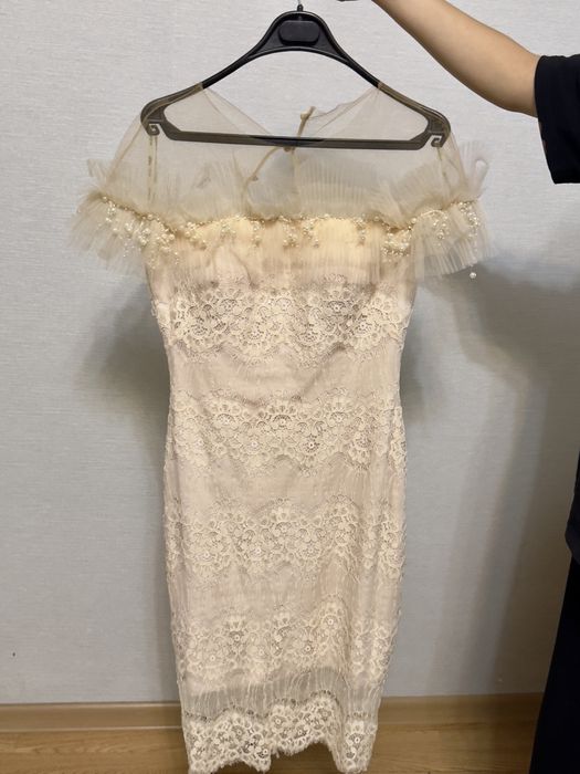 Продам шикарное платье почти даром