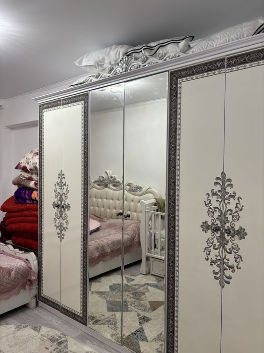 Спальный гарнитур