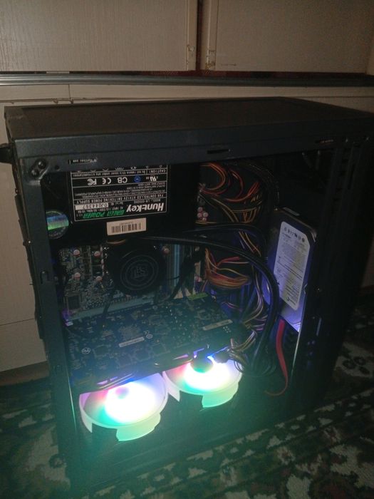 Продам ПК с подсветкой торг есть