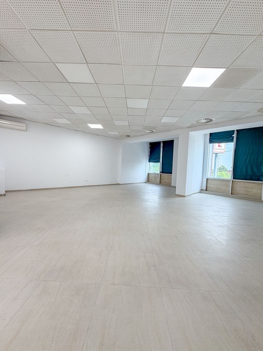 DE ÎNCHIRIAT – Spațiu Comercial / Birouri Voluntari – 150 MP