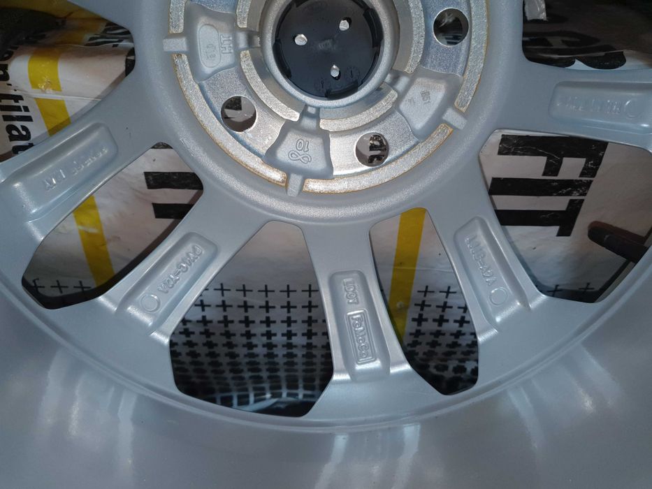 Vind 4 roti complete NOI originale ford kuga 3  cauciucuri de vara 225/65/17