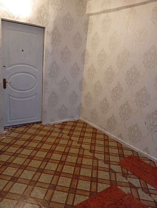 1 xonali kvartira sotiladi