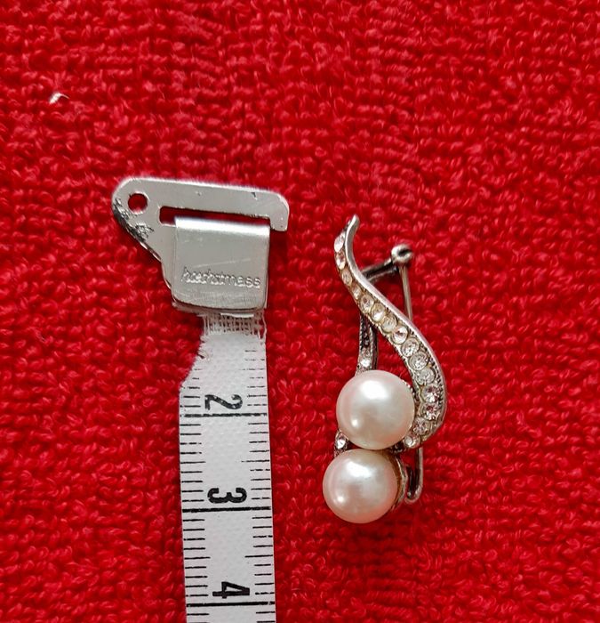 Vand brosa din argint cu perle si zirconii