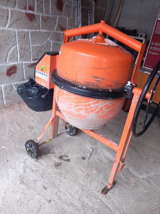 Vind betoniera folosita putin