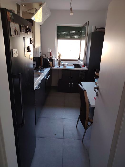 Se vede apartament cu 3 camere, mobilat utilat complet