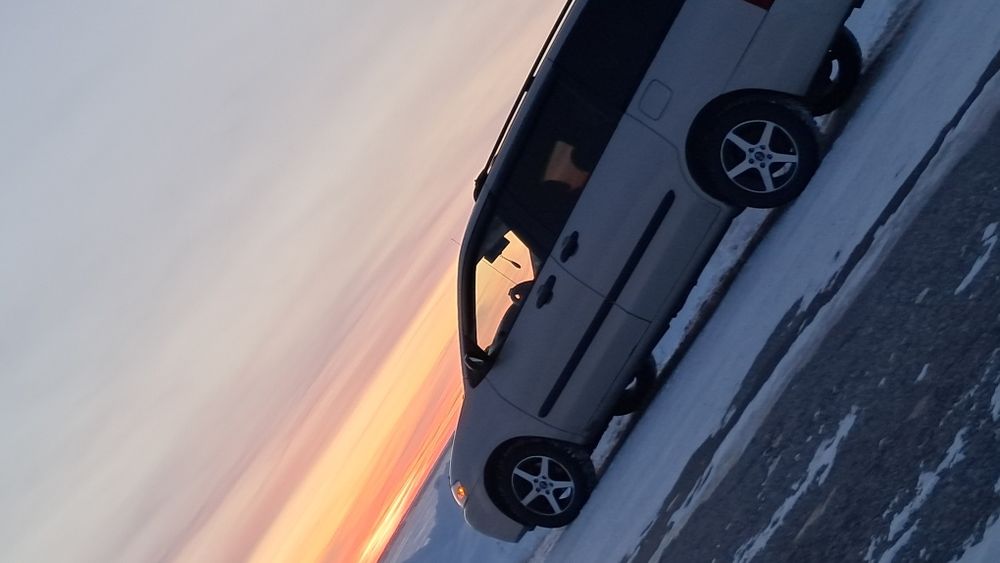 Продам Mazda MPV