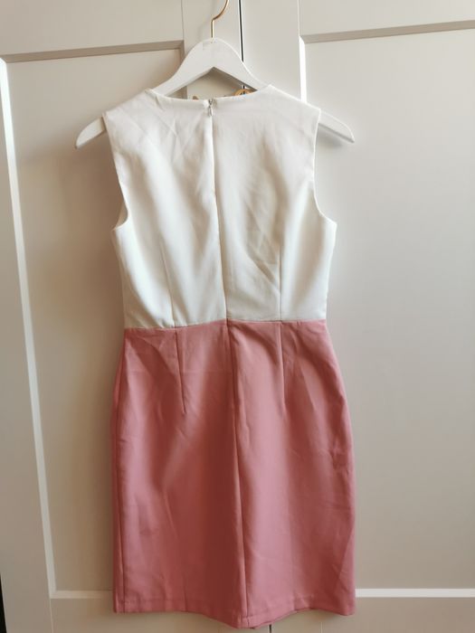 Рокли къси, дантела, на точки, вталена двуцветна