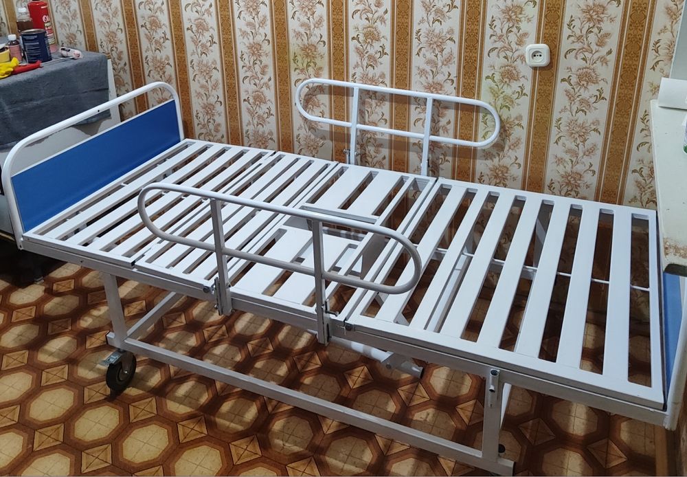 Медицинская кровать