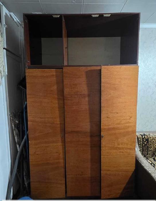 Отдам старый разобранный шифонер