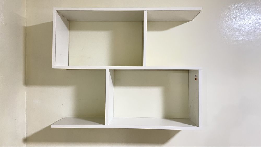 Витрина и полка для книг