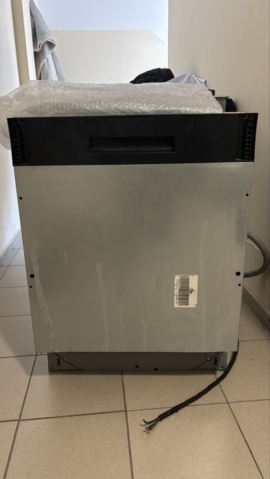 Продам посудомоющую машину