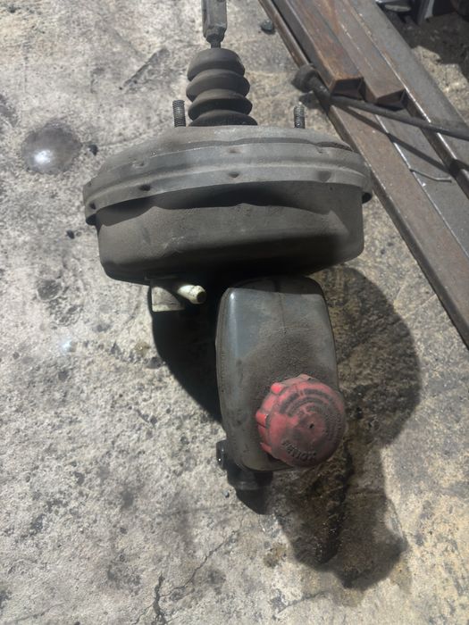 Вакуумный уселитель тормоза