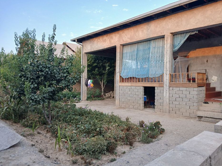 Ховли уй сотилади