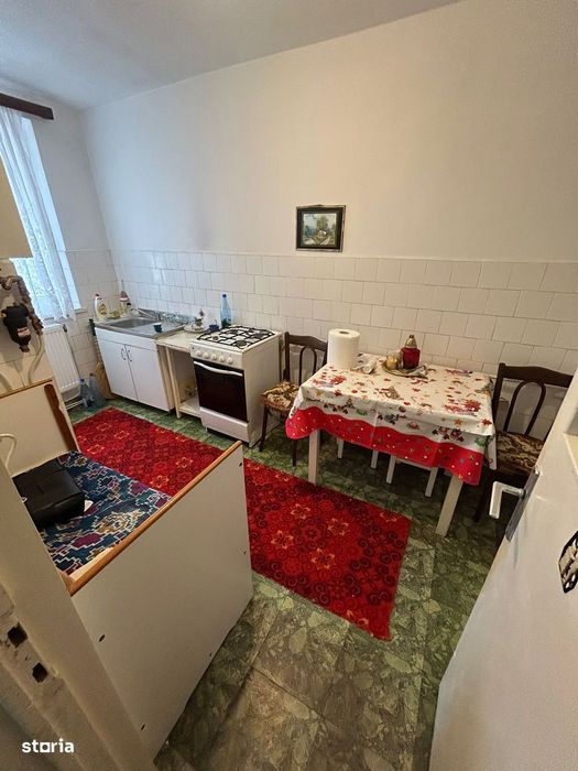 De vanzare apartament 3 camere decomandat situat in zona Starii Civile