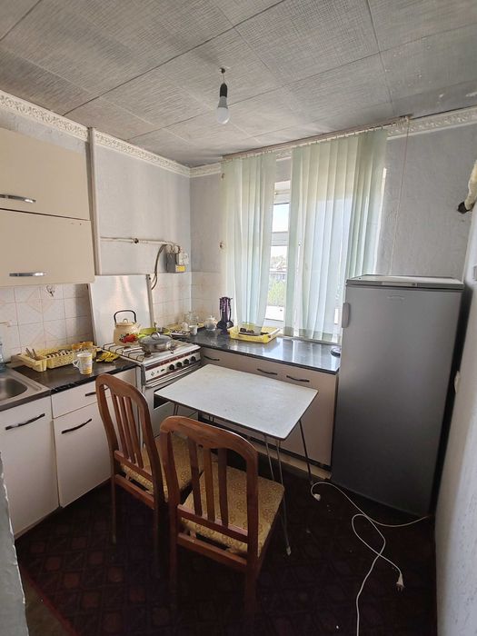 2 х комнатная квартира, в центе, пахтазор.