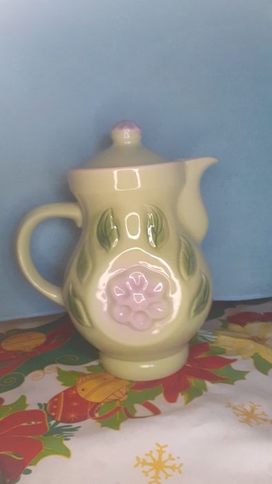 Продам    кувшин