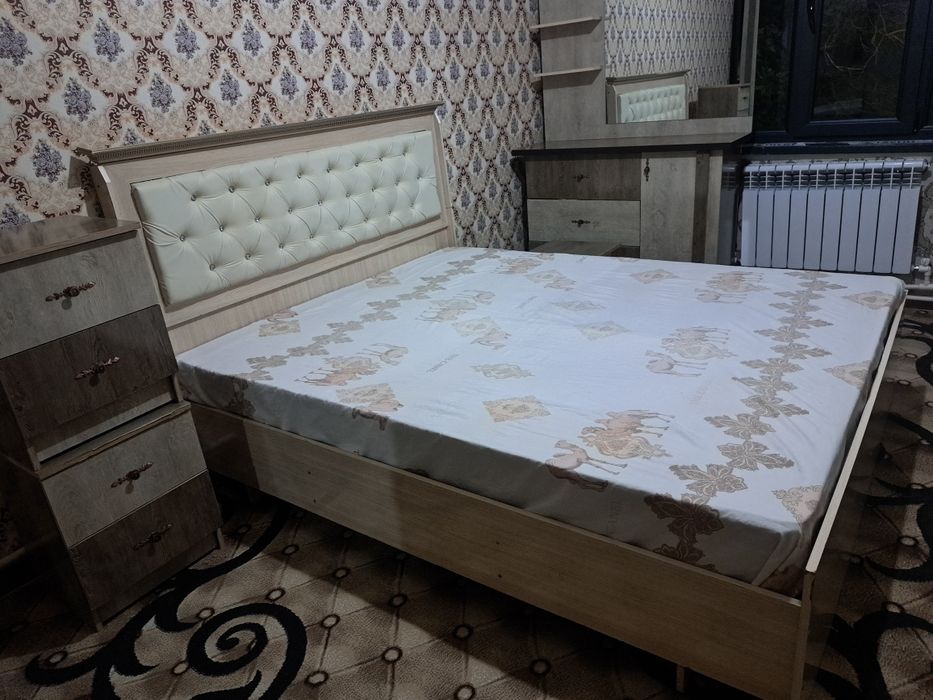 Spalni komplekt 6 qism: Krovat + Kupe shkaf + Trumo. Oq Dub