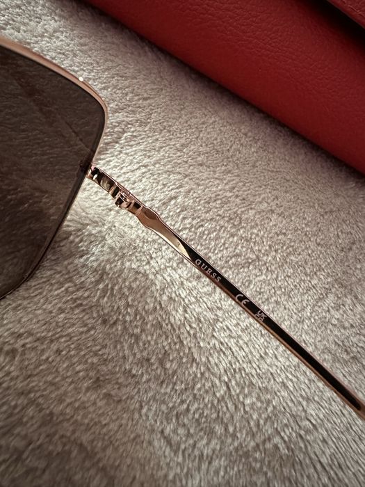 ochelari de soare GUESS