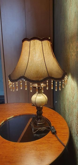 Настольный светильник