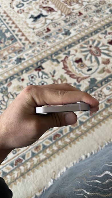 Продам Iphone 14