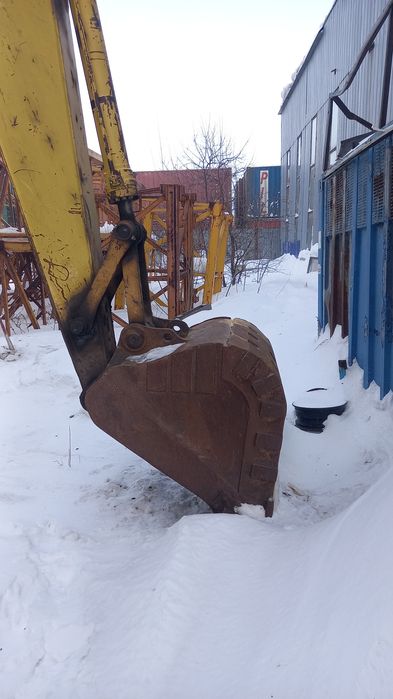 Экскаватор Komatsu