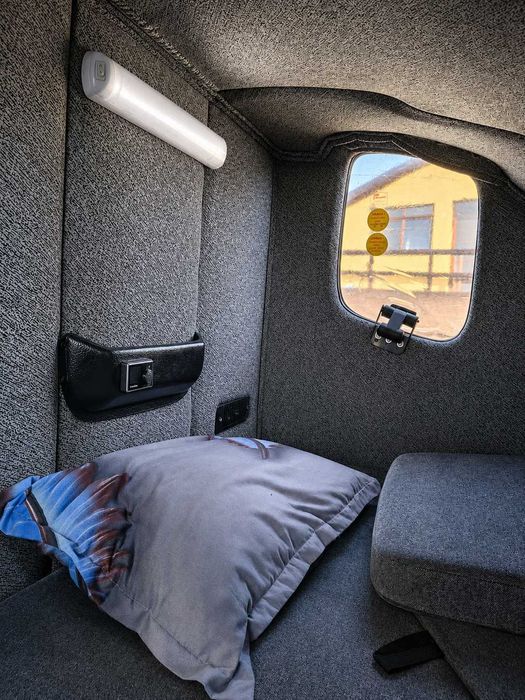 Renault Master 2018, prelată cu lift și pat omologat – 11.000 EUR negociabil