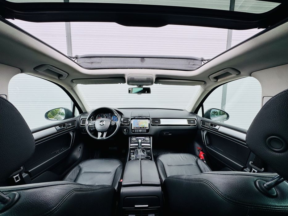 Vw Touareg 3.0 TDi V6 4Motion Tiptronic 2012- E5 / Garantie 1 an/ LED  /Navi 3D/ Panoramic / Piele/  Recent  adus. Accept variante