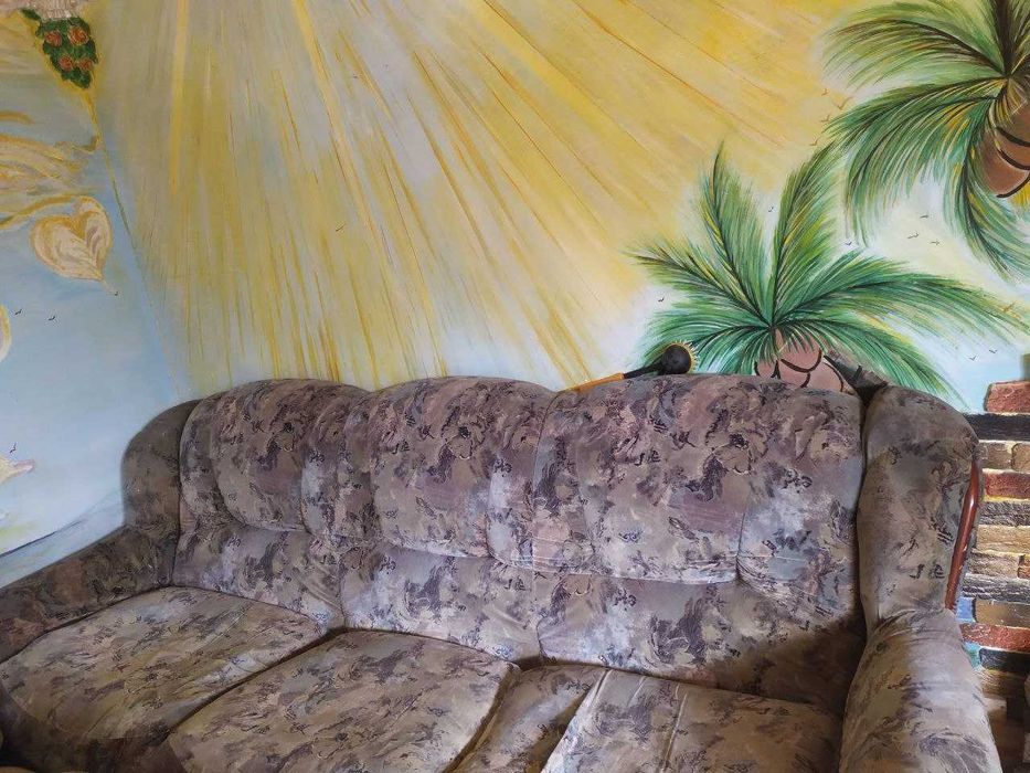 Продается диван и два кресла  Б/у