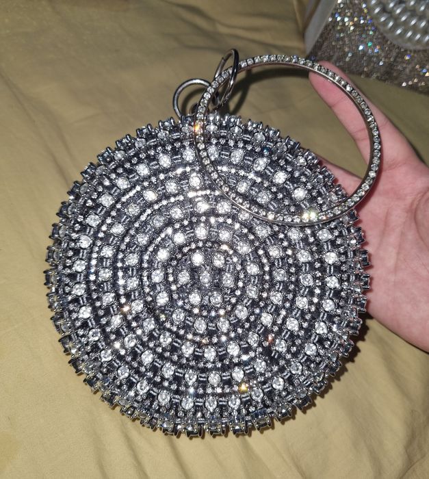 Vecherniy kelinlar sumochkasi