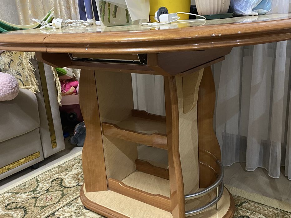 Продам стол и стулья