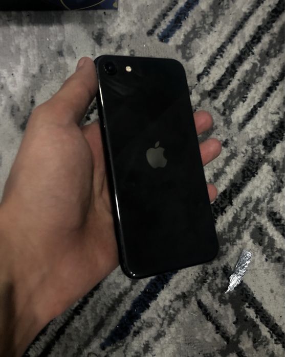 Iphone Se 128gb sotiladi