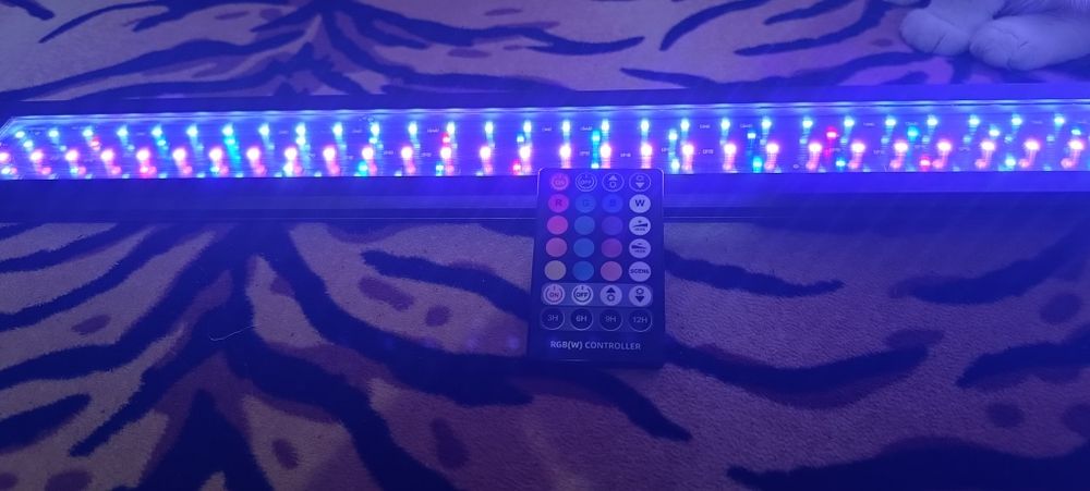 Продам светильник RGB