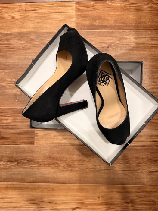 Продам вечерние туфли